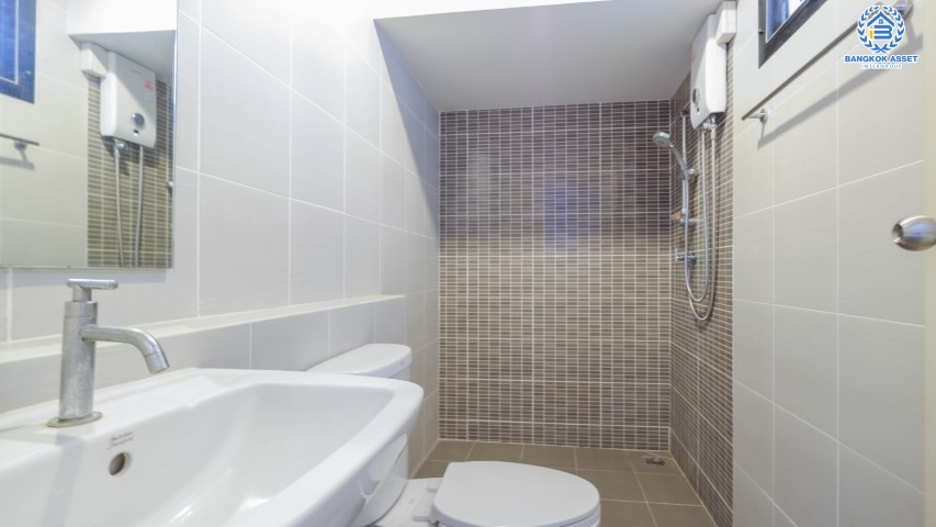 *****ทาวน์เฮ้าส์มือสองย่านนนทบุรี ม.เดอะทรัสต์ทาวน์ ราชพฤกษ์-รัตนาธิเบศร์ 2 หลังมุม! คุณภาพระดับ Q.House บนเนื้อที่ 25 ตร.ว. ฟังก์ชัน 4 ห้องนอน 2 ห้องน้ำ 1 ที่จอดรถ สภาพสวย ทำเลเยี่ยม เชื่อมต่อถนนราชพฤกษ์ ใกล้เซ็นทรัลเวสต์เกต และรถไฟฟ้าสายสีม่วง "สถานีบางรักใหญ่"